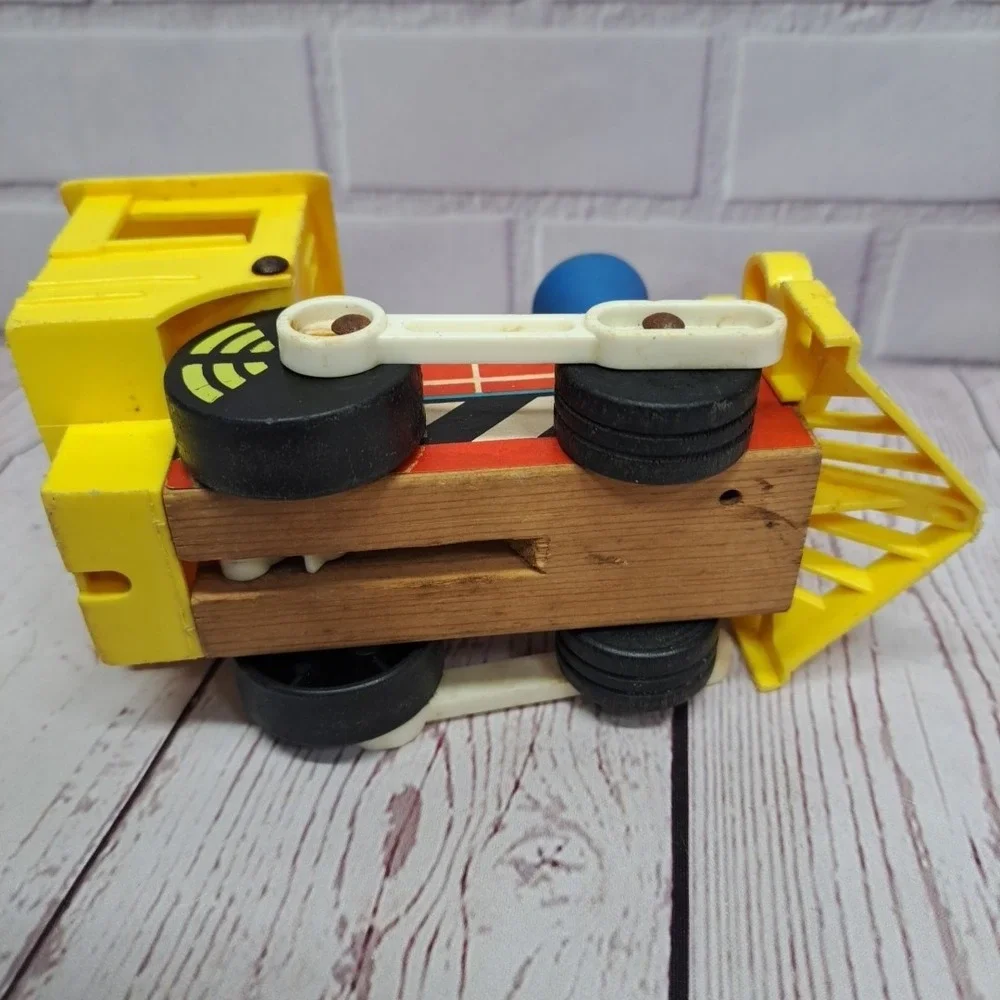 VTG Fisher Price Toot Toot Train 1964, Lot Of 3